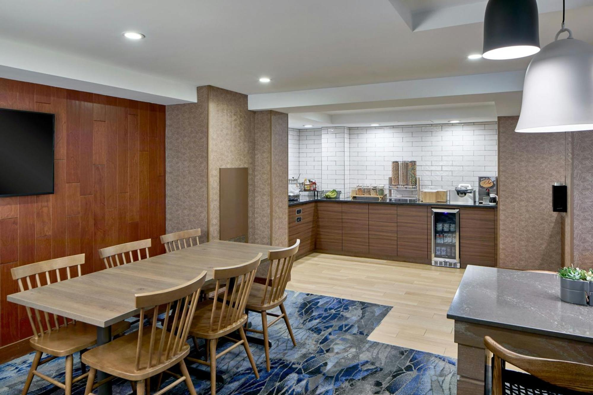 Hotel Fairfield By Marriott Rochester East