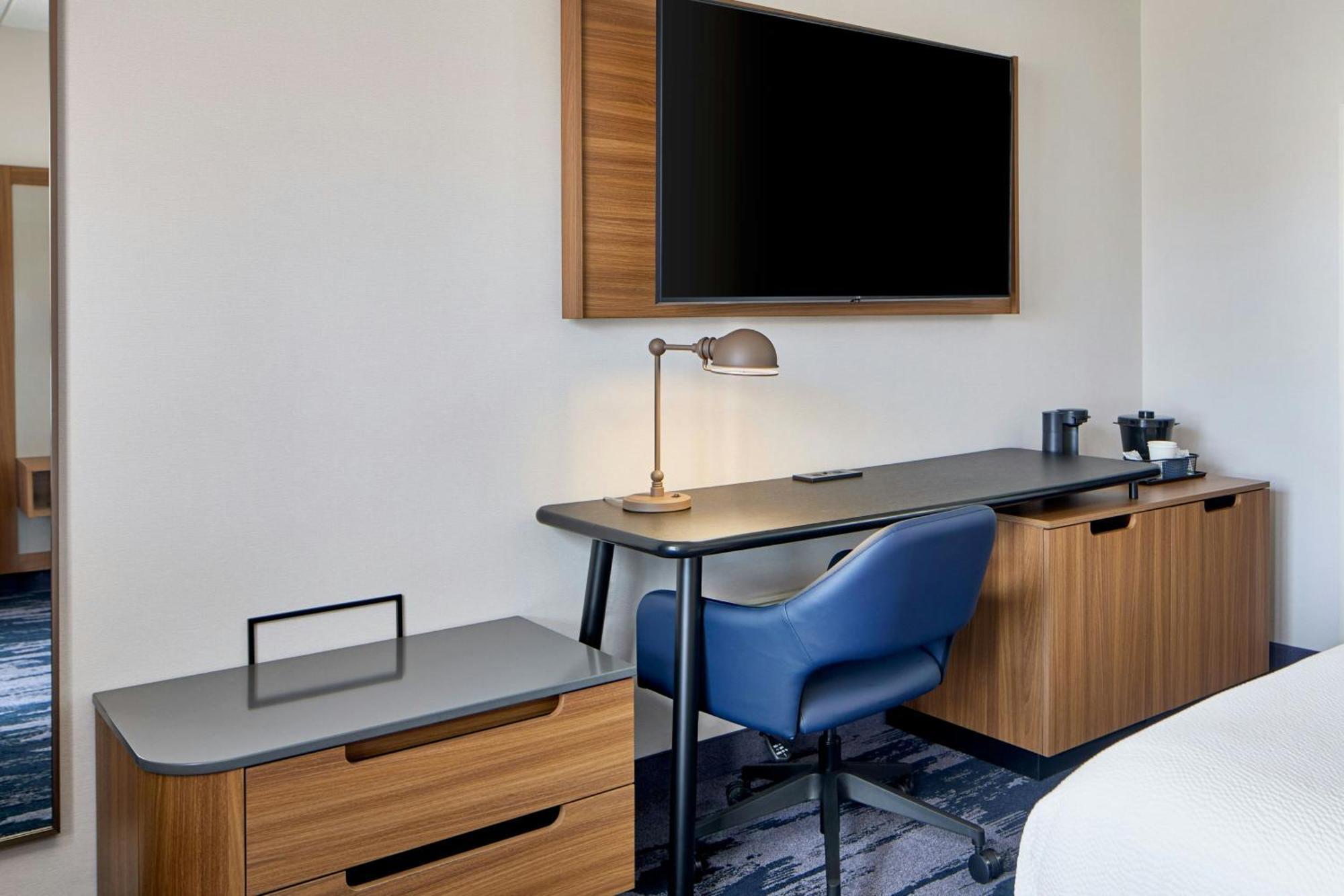 Hotel Fairfield By Marriott Rochester East 3*