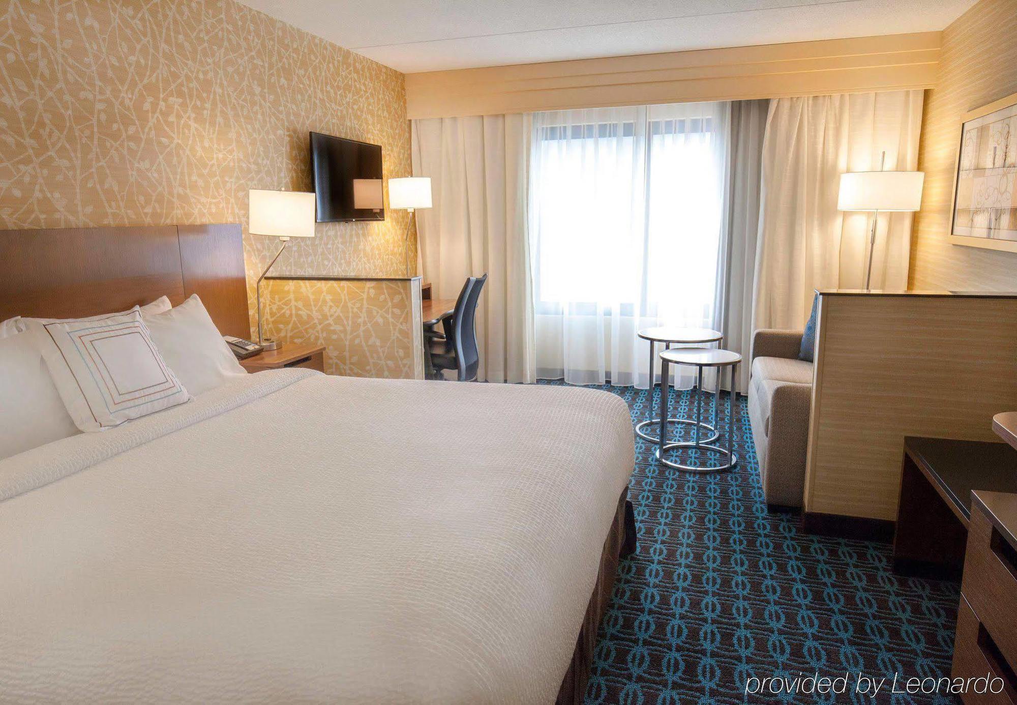 Hotel Fairfield By Marriott Rochester East 3*