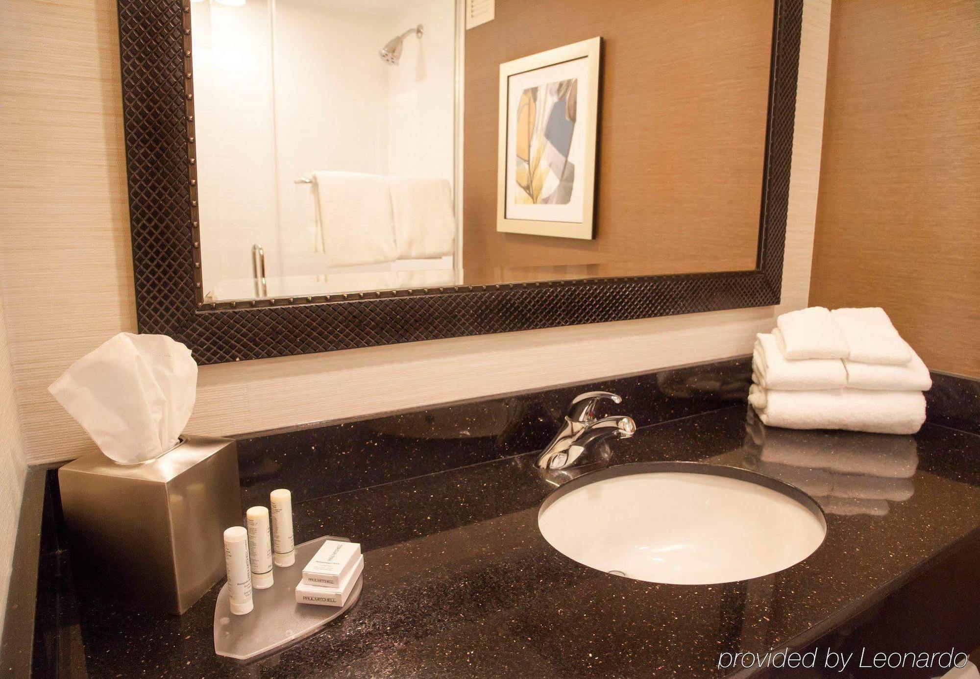 Fairfield By Marriott Rochester East Hotel 3*