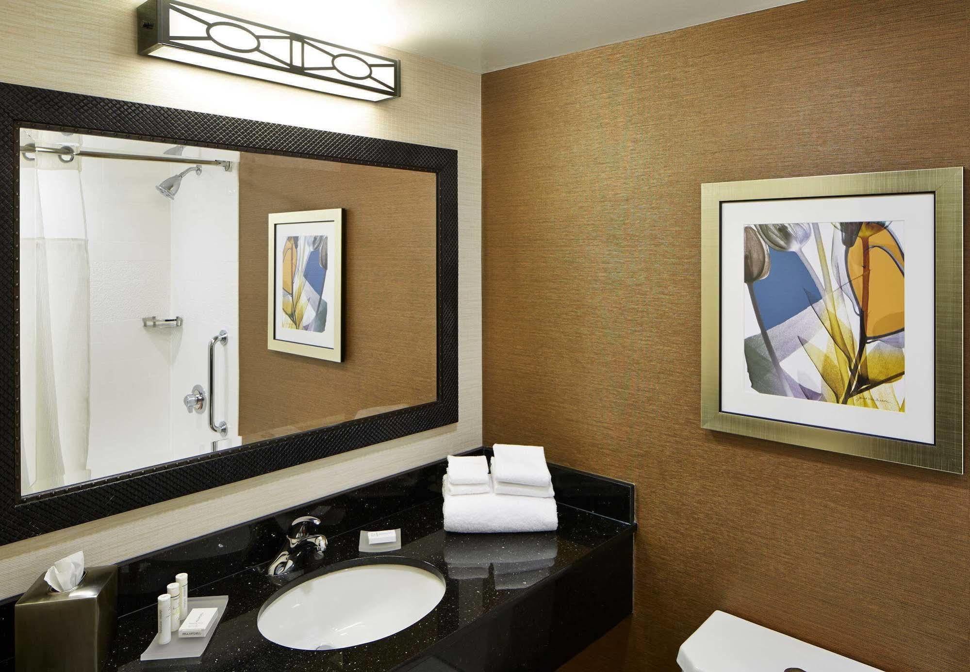 Hotel Fairfield By Marriott Rochester East
